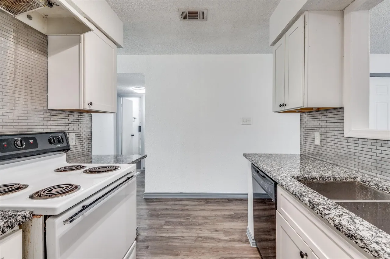 Kitchen 1